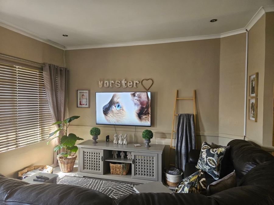 To Let 2 Bedroom Property for Rent in Langenhovenpark Free State